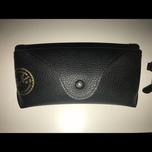 Women’s Ray Ban sunglasses with case